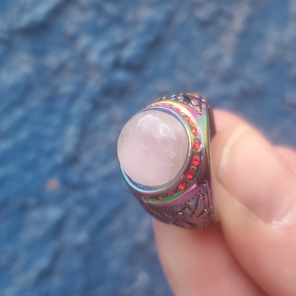 New Rose Quartz Rainbow Hematite Ring. - Picture 5 of 7